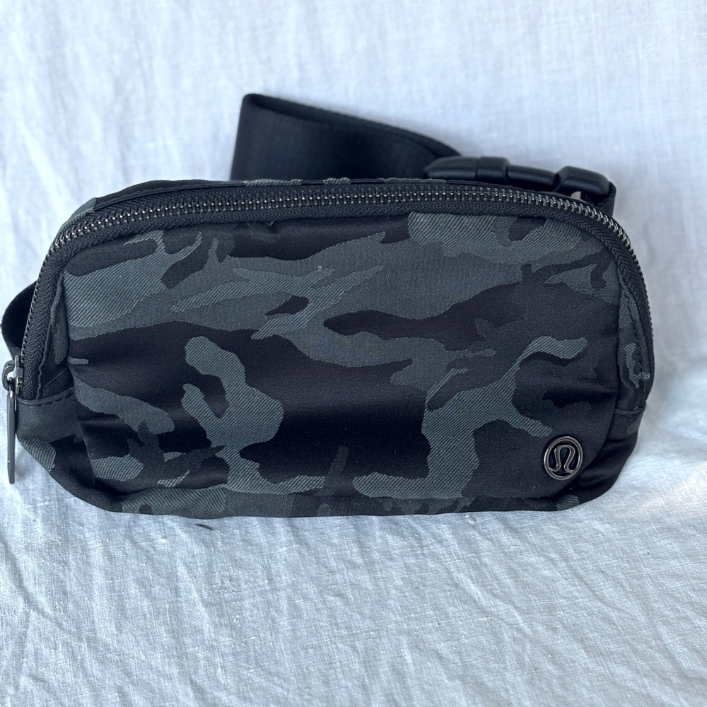 lululemon Camouflage Belt Bag